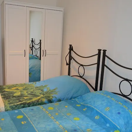 Διαμέρισμα Ester A 150m. Dal Mare *